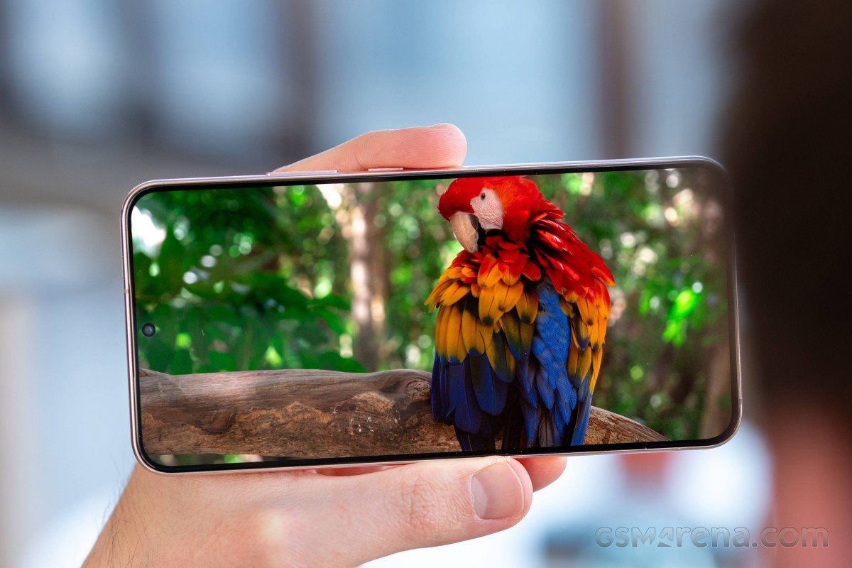   1080p+, HDR10+, 120Hz LTPS