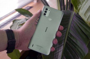 Handling the Nokia C31