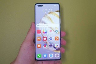 Handling the Huawei nova 10 Pro
